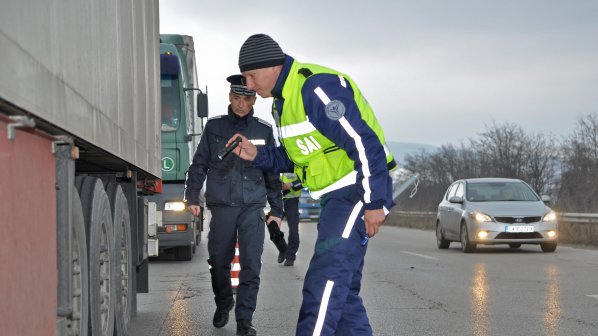 Засилени проверки на товарните автомобили и автобусите се извършват през тази седмица, съобщиха от полицията. Операцията се провежда под егидата на европейската организация на службите на пътна полиция – TISPOL […]