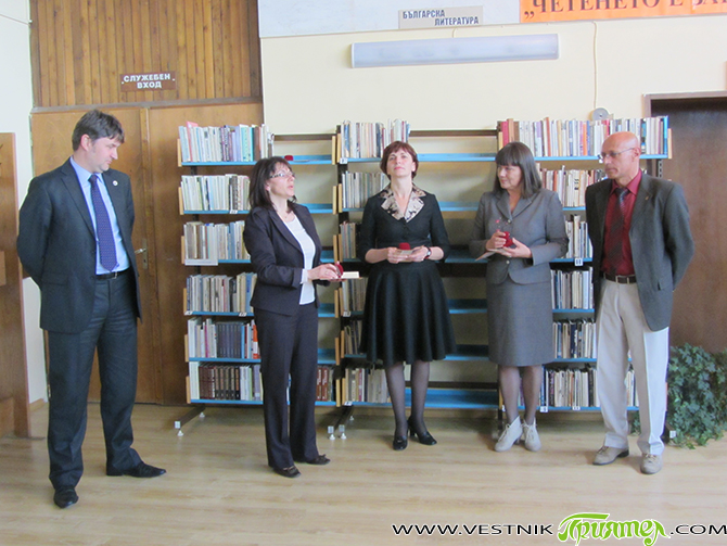 В Общинската библиотека „Паисий Хилендарски” на 8 май вечерта бе открита традиционната Национална библиотечна седмица. През тази пролет Седмицата се провежда от 12 до 16 май под мотото „Библиотеките откриват […]