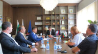 Владимир Георгиев се срещна на 4 юли с Веселин Димитров, новият дистрикт гуверньор на Ротари България. Обсъдени бяха идеи и проекти за различни инициативи главно в сферите на здравеопазването, културно-историческите […]